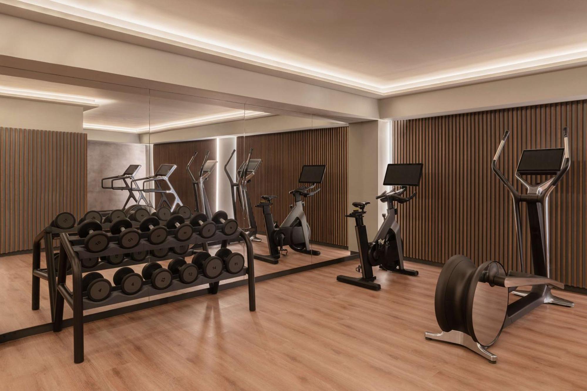 Radisson Collection Bilbao Hotel Exterior photo The gym at the hotel